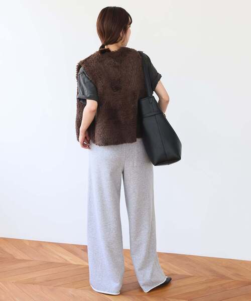 SLOBE IENA(スローブイエナ)の「《WEB限定カラーあり/追加》フェイクファーニットベスト(ベスト・レディース・アイボリー/ベージュ/ブラウン・FREE)」の14枚目の写真