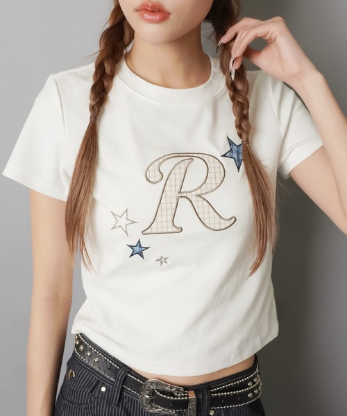 SPINNS(スピンズ)の「半袖Tシャツ/パッチワーク風ロゴ/Rロゴ/韓国ガーリー(Tシャツ/カットソー・レディース・ホワイト/チャコール・ONESIZE)」の6枚目の写真