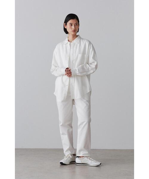 Y（ワイ）の「Y / ORGANIC COTTON CHINO BELTED TROUSERS（その他パンツ・メンズ・ホワイト/ネイビー・MEDIUM/LARGE/SMALL）」の3枚目の写真