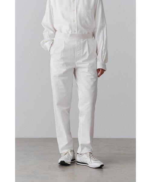 Y（ワイ）の「Y / ORGANIC COTTON CHINO BELTED TROUSERS（その他パンツ・メンズ・ホワイト/ネイビー・MEDIUM/LARGE/SMALL）」の4枚目の写真