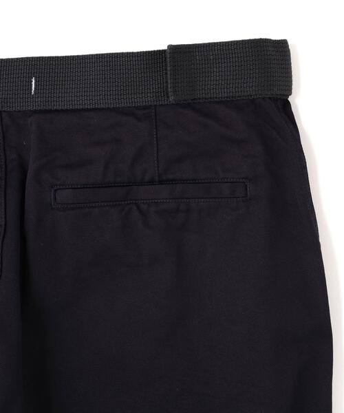 Y（ワイ）の「Y / ORGANIC COTTON CHINO BELTED TROUSERS（その他パンツ・メンズ・ホワイト/ネイビー・MEDIUM/LARGE/SMALL）」の15枚目の写真