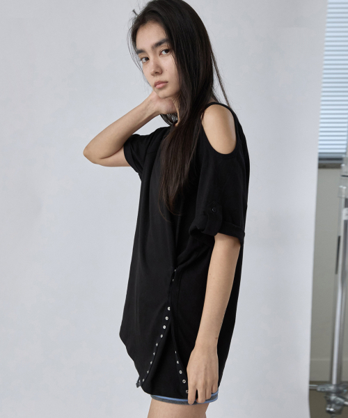 RENSE(レンセ)の「One Shoulder Line Snap Tee Black(Tシャツ/カットソー・レディース・その他・OS)」の2枚目の写真