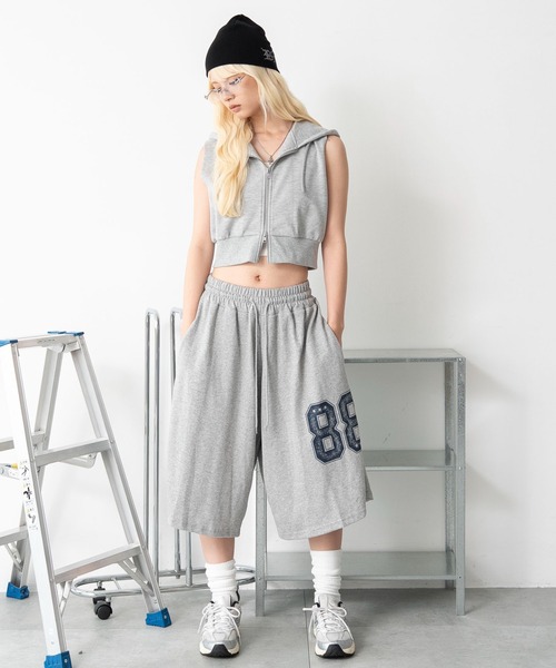 WEGO(ウィゴー)の「WEGO/【26年春夏新作】ナンバリングカットハーフパンツ(スウェットパンツ・レディース・グレー/ブラック・FREE)」の3枚目の写真