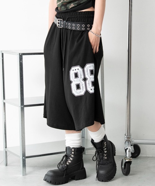 WEGO(ウィゴー)の「WEGO/【26年春夏新作】ナンバリングカットハーフパンツ(スウェットパンツ・レディース・グレー/ブラック・FREE)」の14枚目の写真