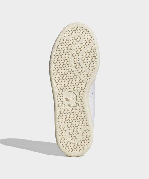 adidas（アディダス）の「スタンスミス / STAN SMITH / アディダスオリジナルス adidas Originals（スニーカー・レディース・ホワイト・26.0cm/26.5cm/25.0cm/25.5cm/24.0cm/24.5cm/28.0cm/27.0cm/27.5cm/22.0cm/22.5cm/23.0cm/23.5cm）」の3枚目の写真