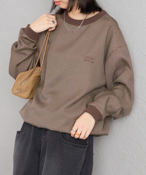 UMBRO（アンブロ）の「【WEB先行予約】[UMBRO/アンブロ] 別注 ワンポイントロゴ刺繍 ドローコードスウェット（スウェット・レディース・ブラウン/ブラック・S/XL/L/M）」の2枚目の写真