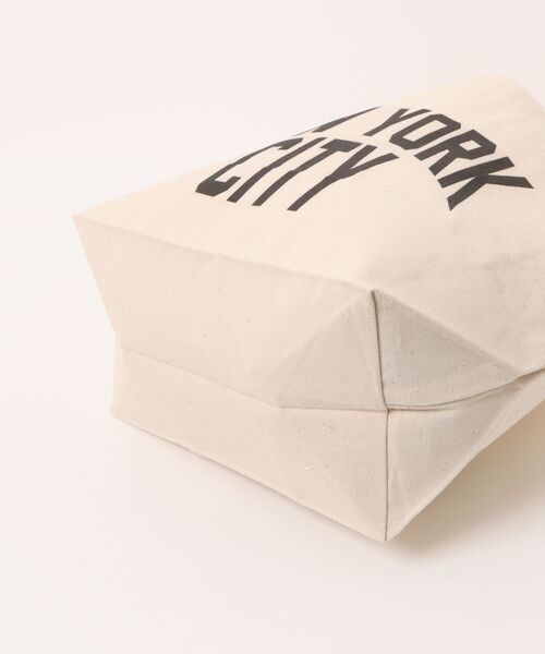 Ol' Basics(オールベーシックス)の「Ol' Basics(オール・ベーシックス) トートバッグ キャンバス NEW YORK CITY ニューヨーク ロゴ プリント 鞄 BAG アメカジ メンズ レディース ユニセックス SMサイズ(トートバッグ・レディース・ナチュラル・FREE)」の4枚目の写真