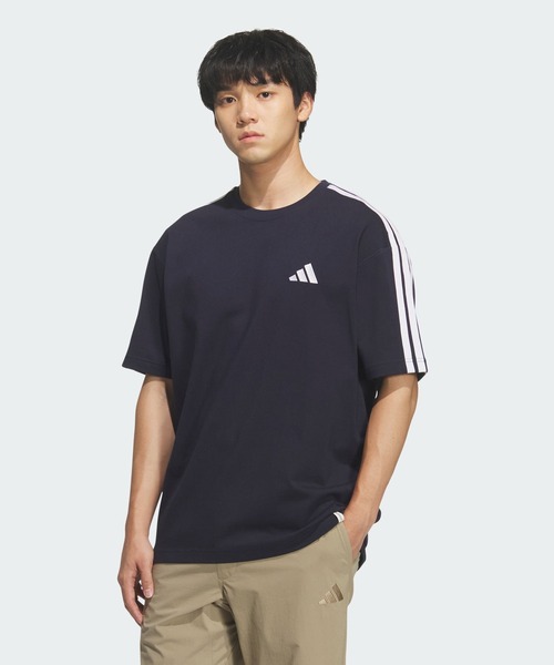 adidas(アディダス)の「エッセンシャルズ プラス ルーズフィット スリーストライプス シングルジャージー半袖Tシャツ / アディダス adidas(Tシャツ/カットソー・メンズ・ブルー・XX-LARGE/3XL/LARGE/MEDIUM/SMALL/X-LARGE)」の1枚目の写真