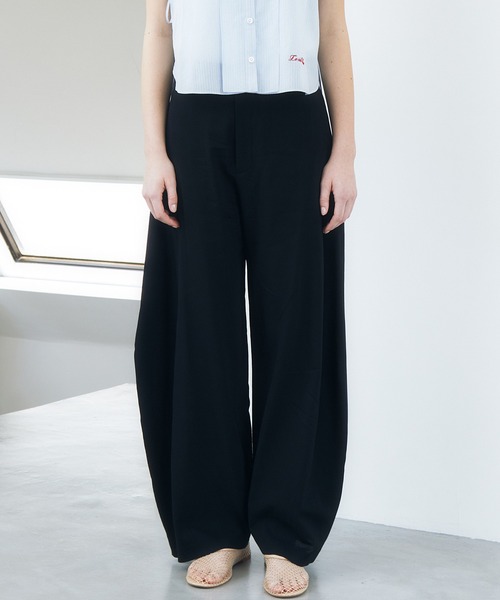 LE CIEL BLEU(ルシェルブルー)の「バレルレッグパンツ / Barrel Leg Pants(その他パンツ・レディース・ライトベージュ/ブラック・34/36/38)」の7枚目の写真