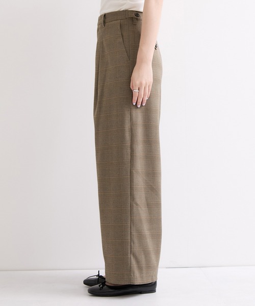 le cercle ADAM ET ROPE'(ルセルクルアダムエロペ)の「タックワイドパンツ/セットアップ対応(スラックス・レディース・ブラウン/ネイビー・FREE)」の10枚目の写真