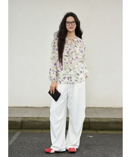 Sew loop(ソーループ)の「麻混アートな花柄プリントリボンフリルVネック長袖ブラウス(シャツ/ブラウス・レディース・ホワイト・FREE)」の8枚目の写真