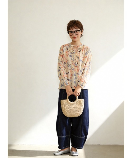 Sew loop(ソーループ)の「麻混アートな花柄プリントリボンフリルVネック長袖ブラウス(シャツ/ブラウス・レディース・ホワイト・FREE)」の18枚目の写真