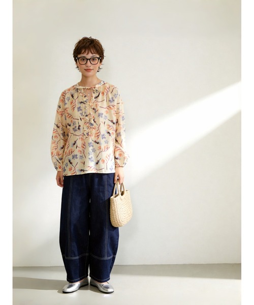 Sew loop(ソーループ)の「麻混アートな花柄プリントリボンフリルVネック長袖ブラウス(シャツ/ブラウス・レディース・ホワイト・FREE)」の19枚目の写真