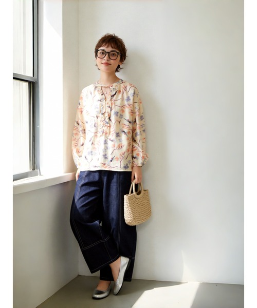 Sew loop(ソーループ)の「麻混アートな花柄プリントリボンフリルVネック長袖ブラウス(シャツ/ブラウス・レディース・ホワイト・FREE)」の20枚目の写真