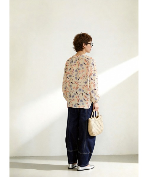 Sew loop(ソーループ)の「麻混アートな花柄プリントリボンフリルVネック長袖ブラウス(シャツ/ブラウス・レディース・ホワイト・FREE)」の21枚目の写真