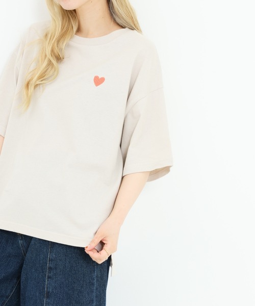 HEART MARKET(ハートマーケット)の「ハート刺繍ワイドなプリントT(Tシャツ/カットソー・レディース・ブラック/ナチュラル/ホワイト/チャコール・MEDIUM/LARGE)」の19枚目の写真