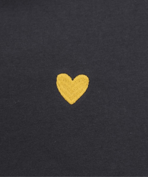 HEART MARKET(ハートマーケット)の「ハート刺繍ワイドなプリントT(Tシャツ/カットソー・レディース・ブラック/ナチュラル/ホワイト/チャコール・MEDIUM/LARGE)」の6枚目の写真