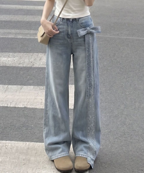 SHERU(シェル)の「リボンビジュー付き ワイドデニムパンツ レディース Y2K(デニムパンツ・レディース・ブルー・L/M/S)」の2枚目の写真