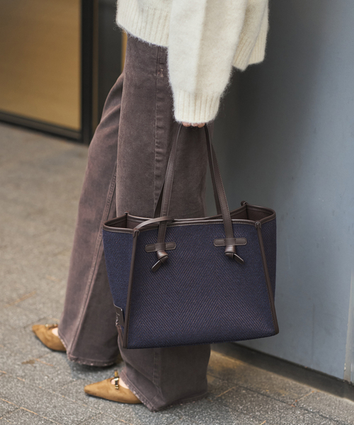 GIANNI CHIARINI(ジャンニ キアリーニ)の「《WEB限定》GIANNI CHIARINI/ ジャンニ キアリーニMARCELLA SPAGA(トートバッグ・レディース・ブラウン/ネイビー・FREE)」の5枚目の写真