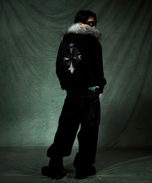 SUPPLIER(サプライヤー)の「ジップフーディ|Faux Fur Cross Zip Hoodie|SUPPLIER(パーカー・メンズ・オフホワイト/ブラック・MEDIUM/LARGE/X-LARGE/SMALL)」の9枚目の写真
