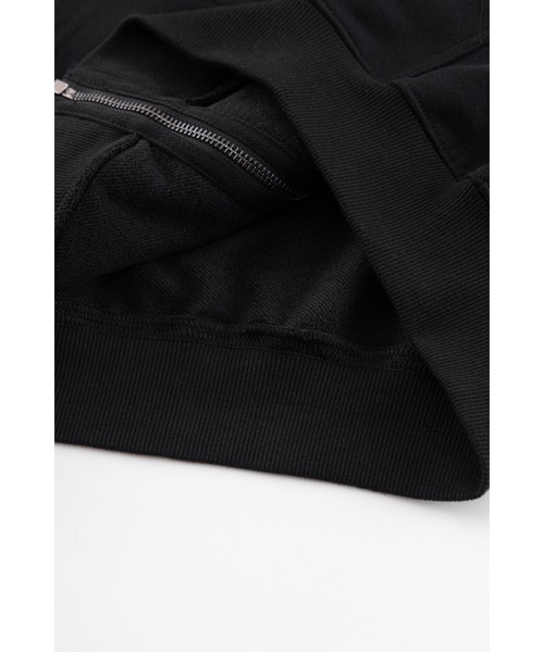 SUPPLIER(サプライヤー)の「ジップフーディ|Faux Fur Cross Zip Hoodie|SUPPLIER(パーカー・メンズ・オフホワイト/ブラック・MEDIUM/LARGE/X-LARGE/SMALL)」の19枚目の写真