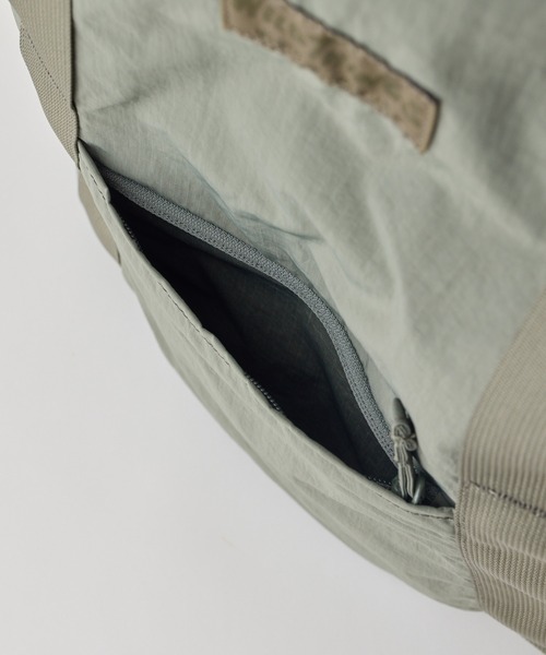 WILD THINGS（ワイルドシングス）の「トートとリュックの2WAY【WILD THINGS】EASY TOTE RUCK リップストップナイロン デイパック（バックパック/リュック・レディース・ブラック/ベージュ/カーキ・ONE SIZE）」の7枚目の写真