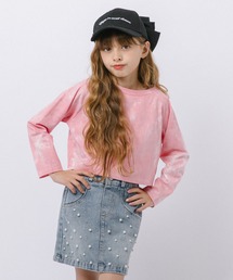 URBAN CHERRY（アーバンチェリー）の「【動くたびラメが煌めく】シルバーロゴラメニュアンストップス（Tシャツ/カットソー）」