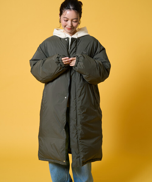 FREAK'S STORE（フリークスストア）の「限定展開 KELTY × FREAK'S STORE/ケルティ 別注 サーモライト 中綿 ノーカラー ロング ダウン（ダウンジャケット/コート・レディース・ブラック/オリーブ/ベージュ・ﾌﾘ-）」の4枚目の写真