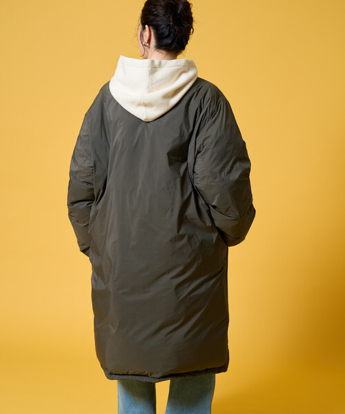FREAK'S STORE（フリークスストア）の「限定展開 KELTY × FREAK'S STORE/ケルティ 別注 サーモライト 中綿 ノーカラー ロング ダウン（ダウンジャケット/コート・レディース・ブラック/オリーブ/ベージュ・ﾌﾘ-）」の10枚目の写真