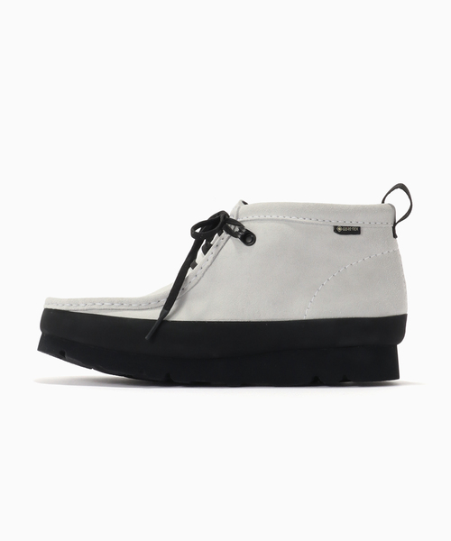 Clarks(クラークス)の「CLARKS / クラークス WallabeeBT GTX RAND(ブーツ・メンズ・ネイビー/アイボリー・80/75/70/85)」の1枚目の写真