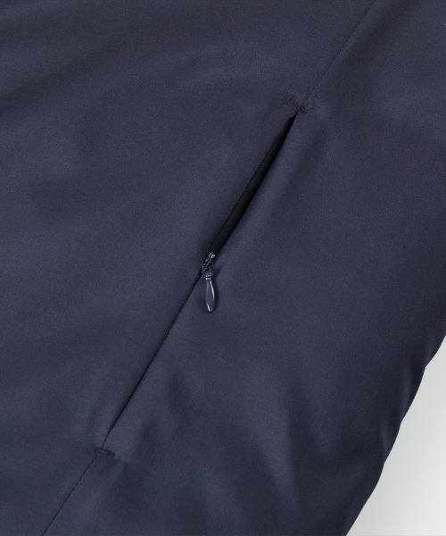 Ol' Basics（オールベーシックス）の「Ol' Basics（オール・ベーシックス） フェイクダウンジャケット 中綿 スタンドカラー U.S.ARMY ロゴプリント シームレス 中綿ジャケット パデッドジャケット アウター アメカジ ミリタリー メンズ レディース ユニセックス（ダウンジャケット/コート・メンズ・ネイビー/ブラック・L/XL/M）」の5枚目の写真