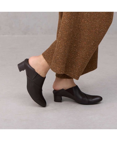 ing(イング)の「バブーシュパンプス(パンプス・レディース・ダークブラウン/ブラック・23.5cm/24cm/23cm/22.5cm/24.5cm)」の1枚目の写真