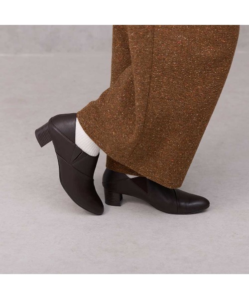 ing(イング)の「バブーシュパンプス(パンプス・レディース・ダークブラウン/ブラック・23.5cm/24cm/23cm/22.5cm/24.5cm)」の20枚目の写真