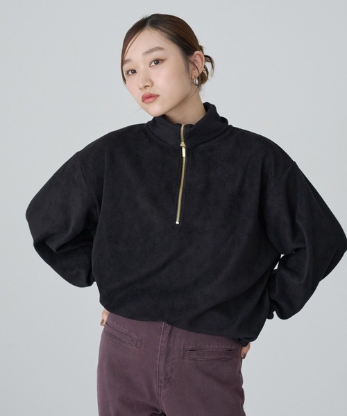 earth music&ecology(アースミュージックアンドエコロジー)の「スタンドカラーフリーストップス(Tシャツ/カットソー・レディース・パープル/ベージュ/ブラック・FREE)」の2枚目の写真