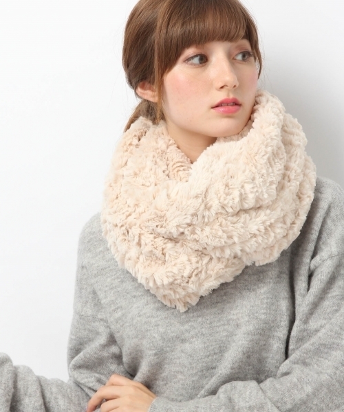 Heather（ヘザー）の「フェイクファースヌード16　733172（ストール/ショール・レディース・アイボリー/ブラック/ライトピンク/ピンク系その他・ONE SIZE）」の2枚目の写真