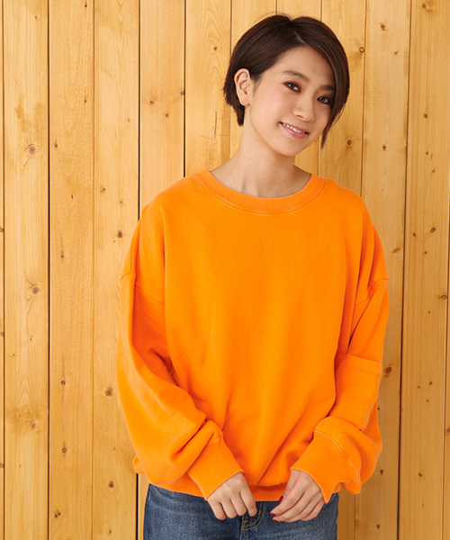 RODEO CROWNS WIDE BOWL(ロデオクラウンズワイドボウル)の「ビッグ スウェット(Tシャツ/カットソー・レディース・オレンジ/ベージュ/グリーン/ブルー・FREE)」の1枚目の写真