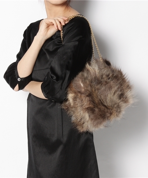 Ray BEAMS（レイビームス）の「Ray BEAMS / ラクーンファー バッグ （ショルダーバッグ・レディース・ブラウン・ONE SIZE）」の3枚目の写真