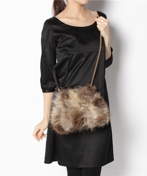 Ray BEAMS（レイビームス）の「Ray BEAMS / ラクーンファー バッグ （ショルダーバッグ・レディース・ブラウン・ONE SIZE）」の4枚目の写真