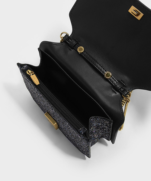 CHARLES & KEITH（チャールズ & キース）の「ドレッシーチェーンクラッチバッグ / DRESSY CHAIN CLUTCH BAG（クラッチバッグ・レディース・ブラック/バーガンディー・S）」の8枚目の写真