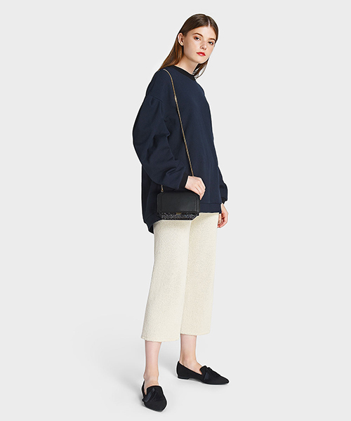CHARLES & KEITH（チャールズ & キース）の「ドレッシーチェーンクラッチバッグ / DRESSY CHAIN CLUTCH BAG（クラッチバッグ・レディース・ブラック/バーガンディー・S）」の7枚目の写真