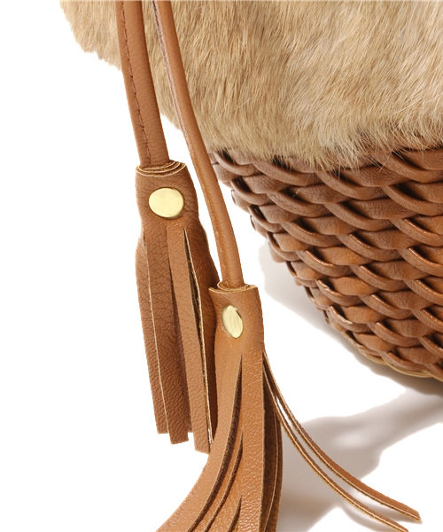 DURAS（デュラス）の「合皮編みファー付バッグ（ハンドバッグ・レディース・ブラウン/ベージュ/キャメル・FREE）」の8枚目の写真