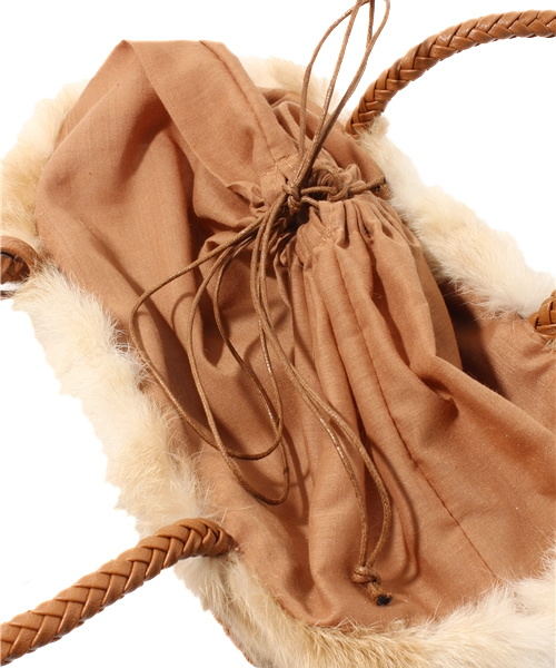 DURAS（デュラス）の「合皮編みファー付バッグ（ハンドバッグ・レディース・ブラウン/ベージュ/キャメル・FREE）」の9枚目の写真
