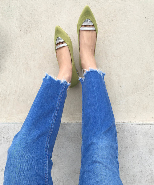 Carlie e felice（カーリーエフェリーチェ）の「ポインテッドトゥダブルラインパンプス【Carlie e felice/カーリーエフェリーチェ】（パンプス・レディース・イエロー/グリーン/ブラック/ベージュ・22.0cm/22.5cm/23.0cm/23.5cm/24.0cm/24.5cm）」の14枚目の写真