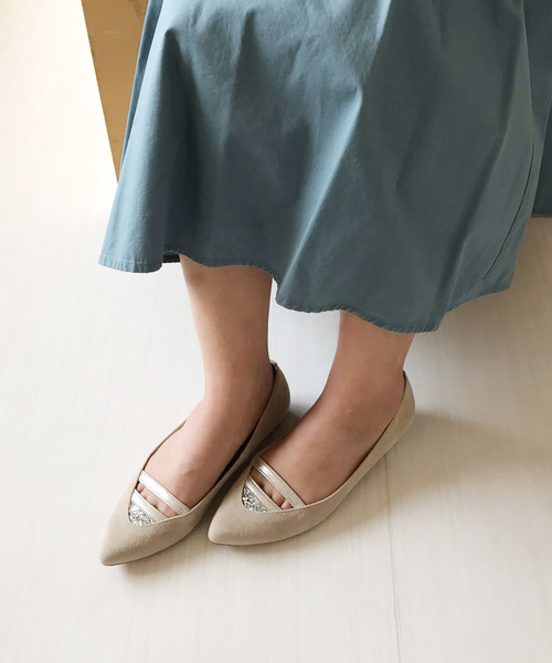 Carlie e felice（カーリーエフェリーチェ）の「ポインテッドトゥダブルラインパンプス【Carlie e felice/カーリーエフェリーチェ】（パンプス・レディース・イエロー/グリーン/ブラック/ベージュ・22.0cm/22.5cm/23.0cm/23.5cm/24.0cm/24.5cm）」の13枚目の写真