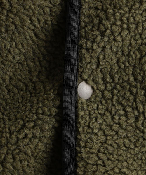 green label relaxing（グリーンレーベルリラクシング）の「別注 [ワイルドシングス] SC WILD THINGS GLR ボア ベスト（ベスト・メンズ・ナチュラル/ダークグレー/オリーブ・LARGE/MEDIUM/SMALL）」の16枚目の写真