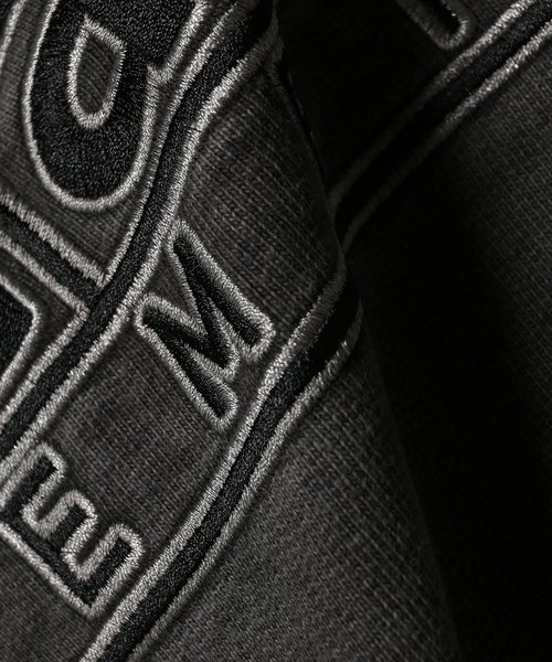 C.E(シーイー)の「C.E/シーイー cav BOX HEAVY HOODY(パーカー・メンズ・チャコールグレー・MEDIUM/LARGE)」の2枚目の写真