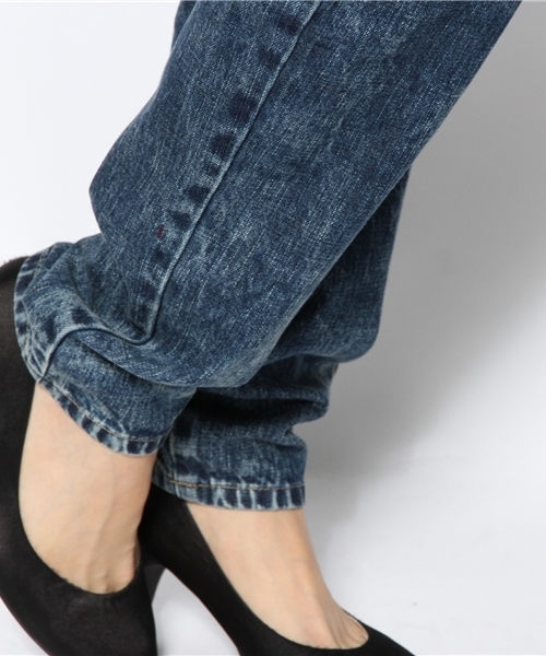 WEGO（ウィゴー）の「WEGO/ハイウエストボーイフレンドデニムパンツ（デニムパンツ・レディース・インディゴブルー/ライトインディゴブルー・MEDIUM/LARGE）」の9枚目の写真