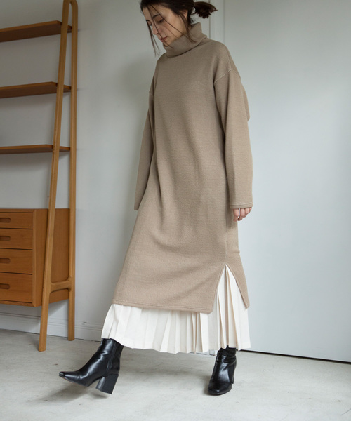 marjour(マージュール)の「TURTLE KNIT ONEPIECE(ワンピース・レディース・オフホワイト/グレイッシュベージュ・FREE)」の3枚目の写真