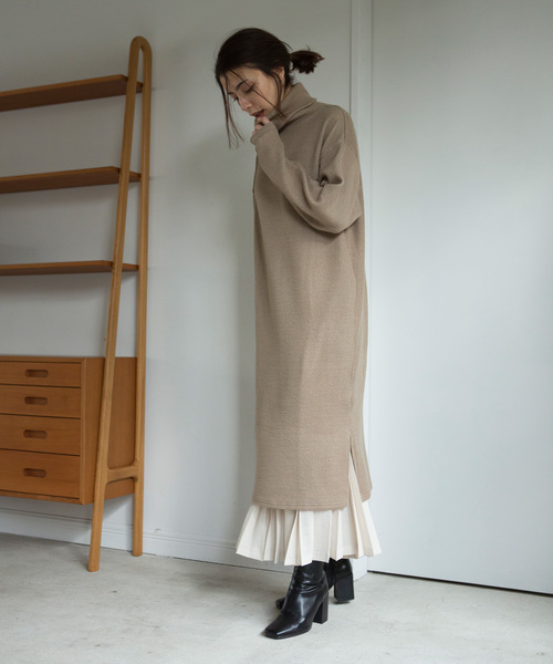 marjour(マージュール)の「TURTLE KNIT ONEPIECE(ワンピース・レディース・オフホワイト/グレイッシュベージュ・FREE)」の6枚目の写真