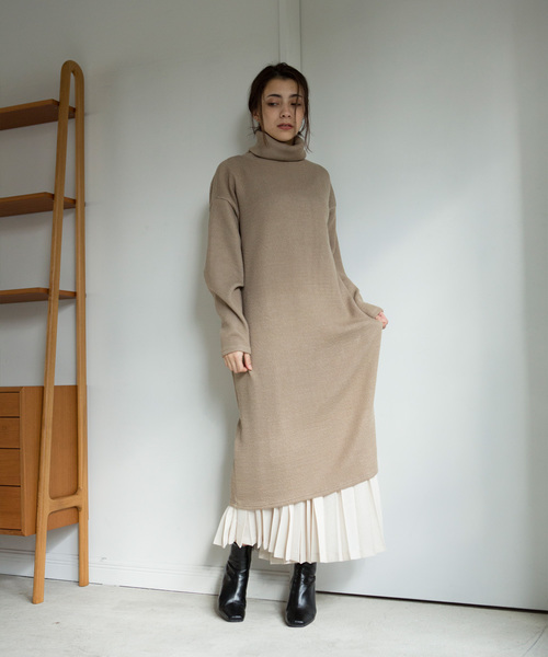 marjour(マージュール)の「TURTLE KNIT ONEPIECE(ワンピース・レディース・オフホワイト/グレイッシュベージュ・FREE)」の10枚目の写真